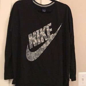 Nike top